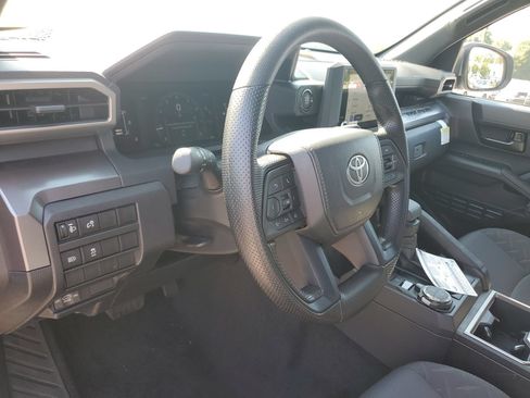 Used 2026 Toyota Tacoma SR5 AWD/4WD image 18