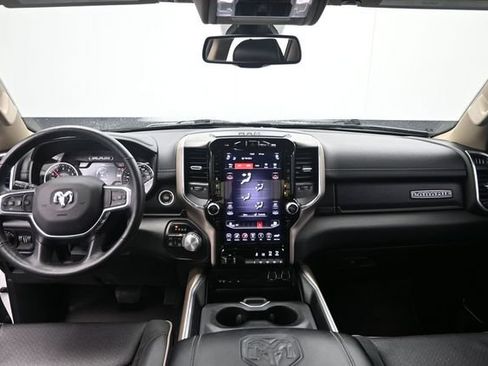 Used 2019 RAM 1500 Laramie AWD/4WD image 12