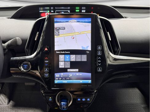Used 2022 Toyota Prius Prime XLE FWD image 11