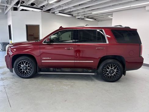 Used 2017 GMC Yukon Denali AWD/4WD image 7