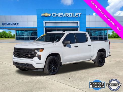Used 2024 Chevrolet Silverado 1500 Custom image 2