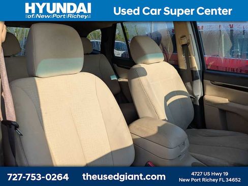 Used 2011 Hyundai Santa Fe GLS image 7