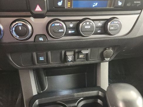 Used 2021 Toyota Tacoma TRD Sport image 26