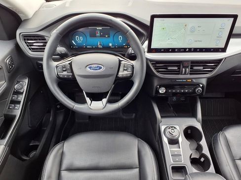 Used 2023 Ford Escape Platinum AWD/4WD image 6
