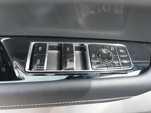 New 2026 Cadillac Vistiq Sport w/ LPO, Floor Liner Package image 21