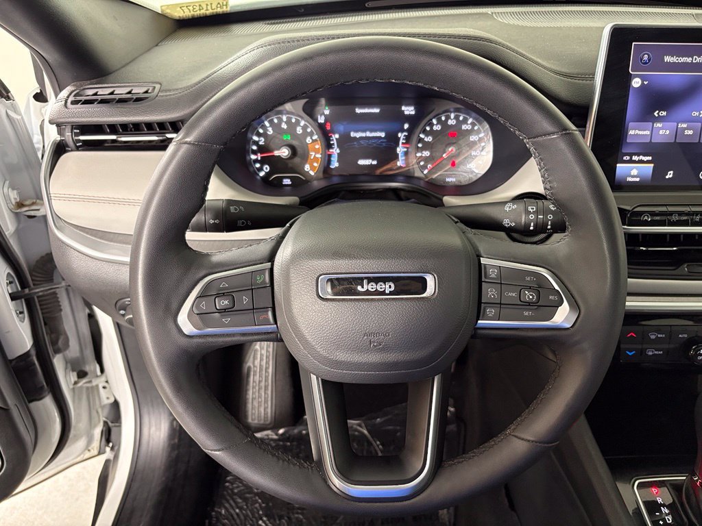 Used 2025 Jeep Compass Limited AWD/4WD image 17