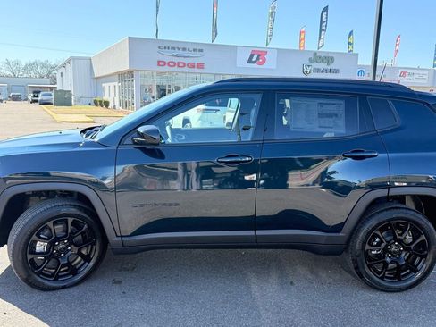 New 2026 Jeep Compass Latitude image 7