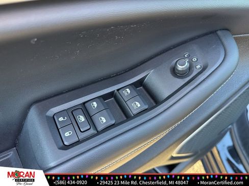 Used 2023 Jeep Grand Cherokee Limited image 12