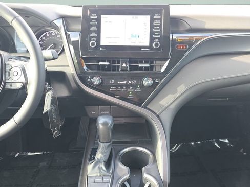 Used 2024 Toyota Camry SE FWD image 15