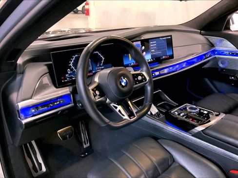 Used 2023 BMW 760i xDrive AWD/4WD image 18