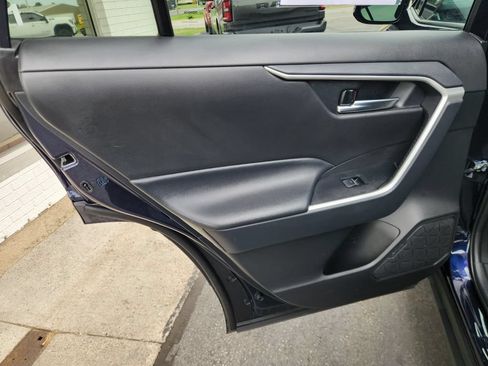 Used 2025 Toyota RAV4 XLE AWD/4WD image 16