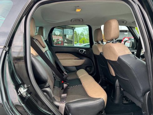 Used 2017 FIAT 500L Trekking w/ Popular Equipment Package FWD image 13