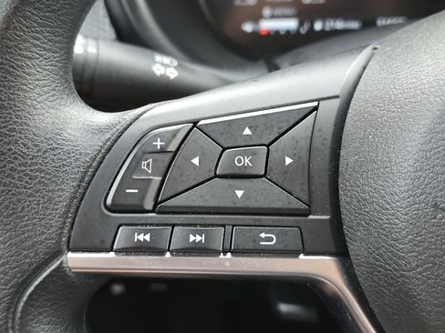 Used 2024 Nissan Kicks SV image 13