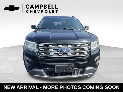 Used 2017 Ford Explorer XLT w/ Equipment Group 202A FWD image 12