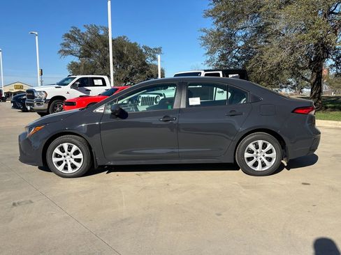 New 2026 Toyota Corolla LE image 2