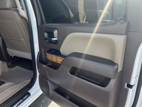 Used 2018 GMC Sierra 1500 SLT AWD/4WD image 4