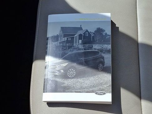 Used 2017 Ford Escape Titanium image 26