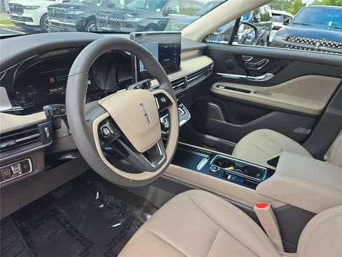 Certified 2024 Lincoln Corsair FWD image 18