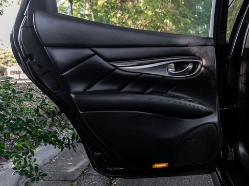 Used 2019 INFINITI Q70 Luxe RWD image 33