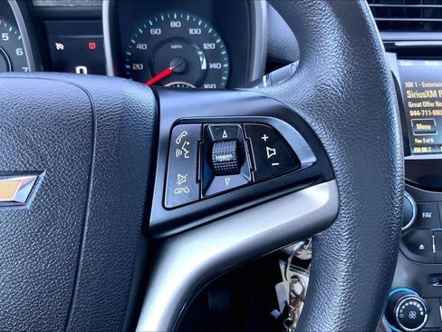 Used 2016 Chevrolet Malibu LT FWD image 23