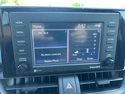 Used 2022 Toyota RAV4 LE FWD image 11