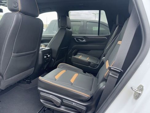 Used 2024 GMC Yukon AT4 w/ Technology Package AWD/4WD image 8