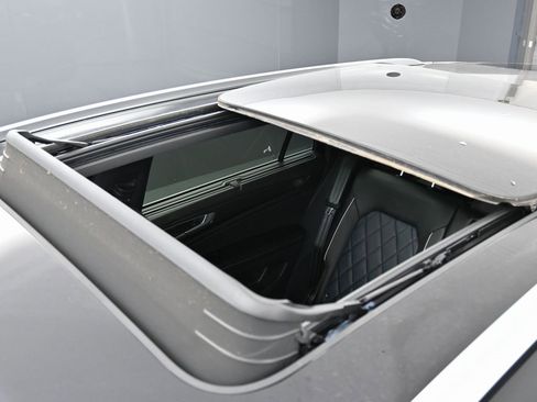 Used 2024 Volkswagen Atlas Cross Sport SEL Premium R-Line image 9