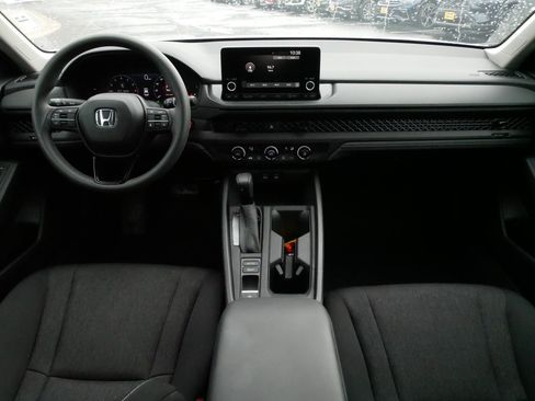 Used 2023 Honda Accord LX image 10