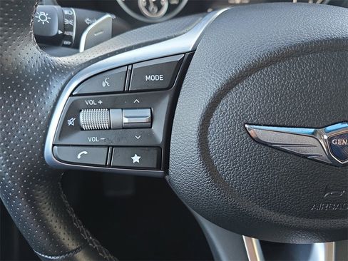 Used 2023 Genesis G70 2.0T image 16