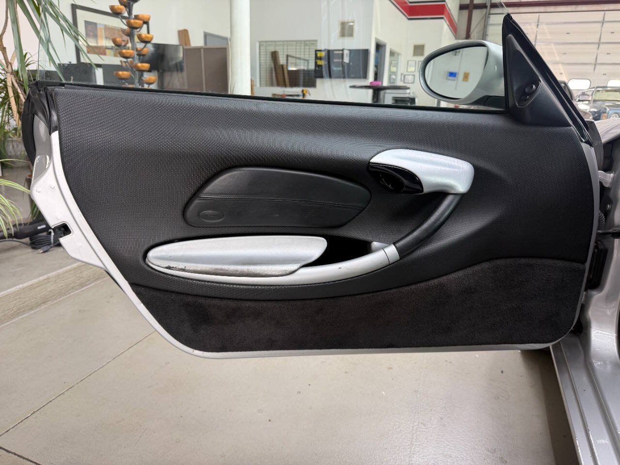 Used 1999 Porsche Boxster RWD image 11