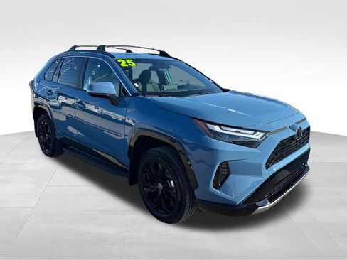 Used 2025 Toyota RAV4 SE AWD/4WD image 7