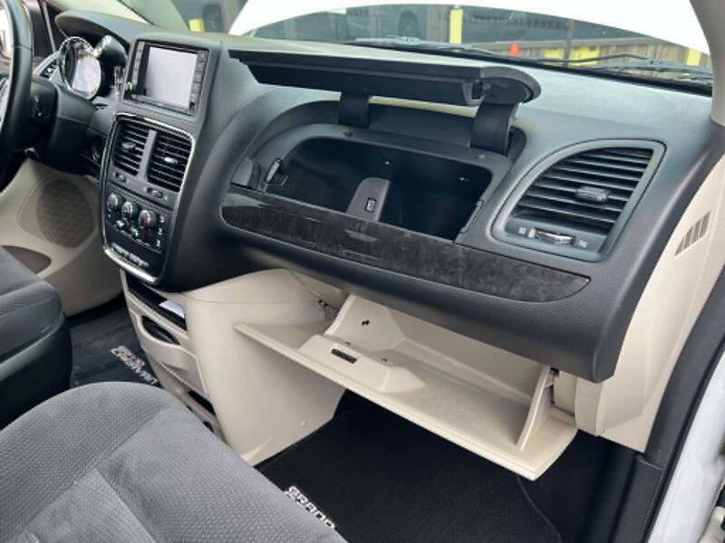 Used 2017 Dodge Grand Caravan SE w/ Power Window Group FWD image 26