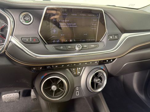 Used 2020 Chevrolet Blazer Premier AWD/4WD image 16