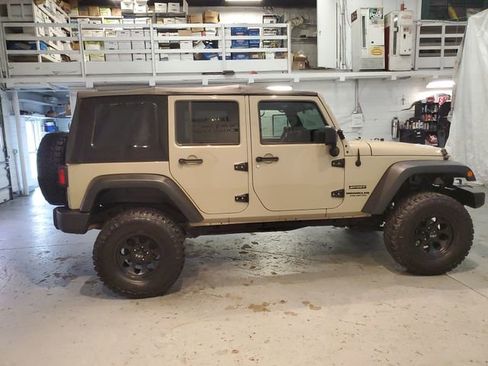 Used 2017 Jeep Wrangler Unlimited Sport AWD/4WD image 7
