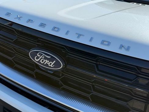 Certified 2025 Ford Expedition Max Platinum w/ Platinum Ultimate Package image 24