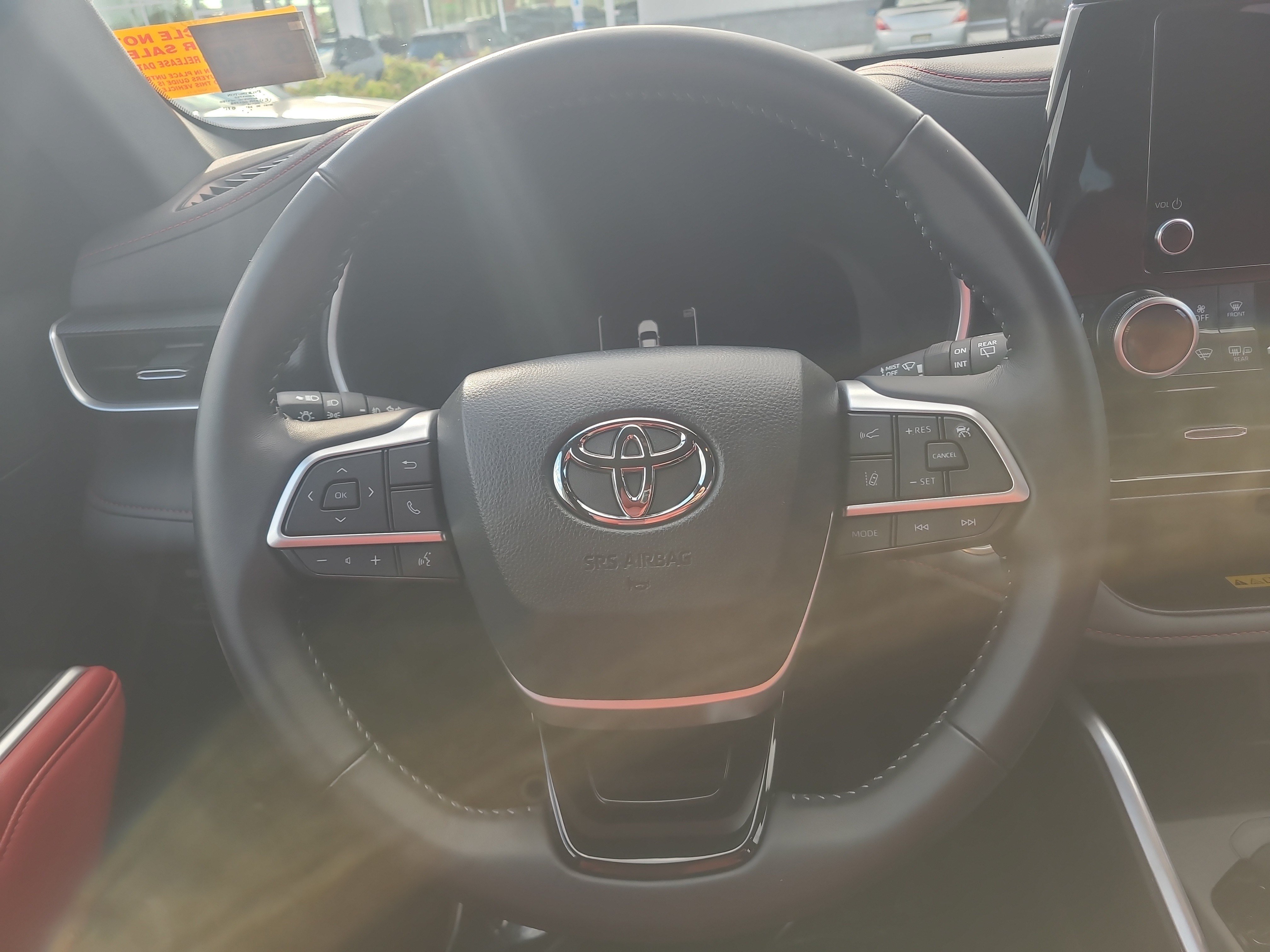 Certified 2025 Toyota Highlander XSE AWD/4WD image 22