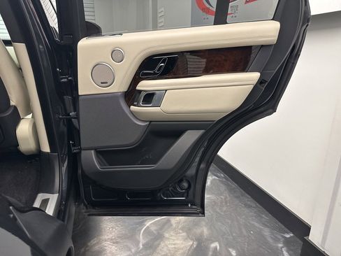Used 2019 Land Rover Range Rover Supercharged image 12