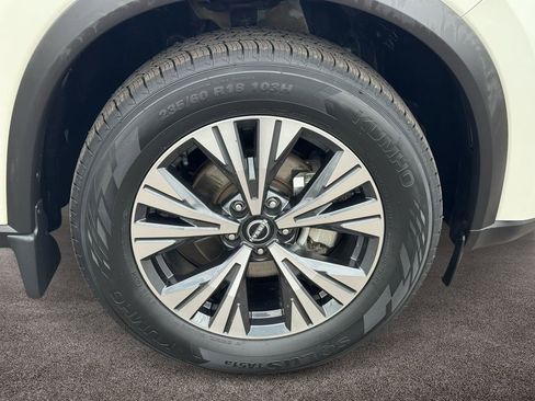 Used 2023 Nissan Rogue SV FWD image 8