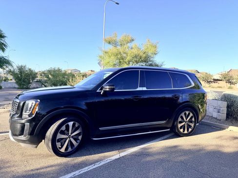 Used 2020 Kia Telluride EX w/ EX Premium Package FWD image 4