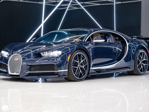 Used 2020 Bugatti Chiron AWD/4WD image 3