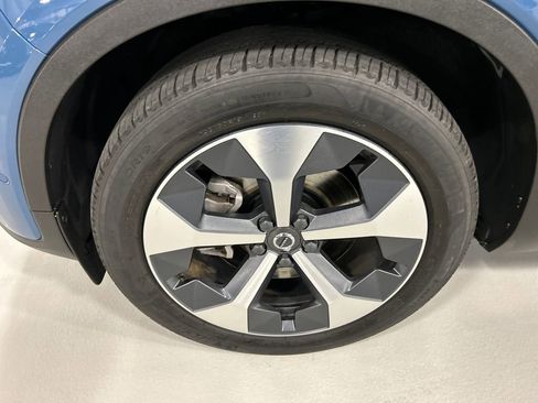 Certified 2023 Volvo XC40 B5 Plus w/ Driver Assist Package AWD/4WD image 8