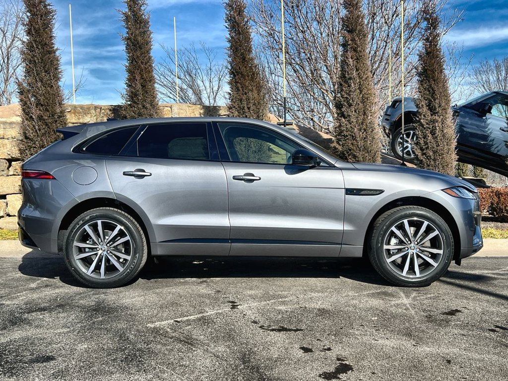 Used 2025 Jaguar F-PACE R-Dynamic S AWD/4WD image 6