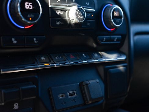 Used 2021 Chevrolet Silverado 1500 RST w/ Max Trailering Package image 17