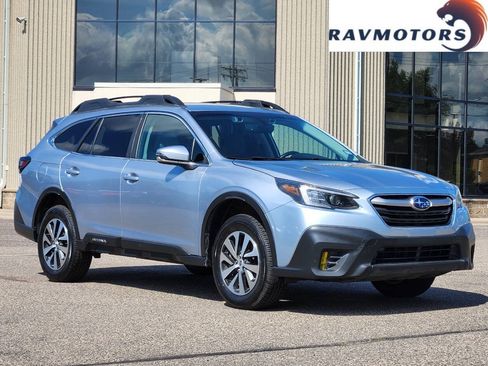 Used 2022 Subaru Outback Premium AWD/4WD image 1