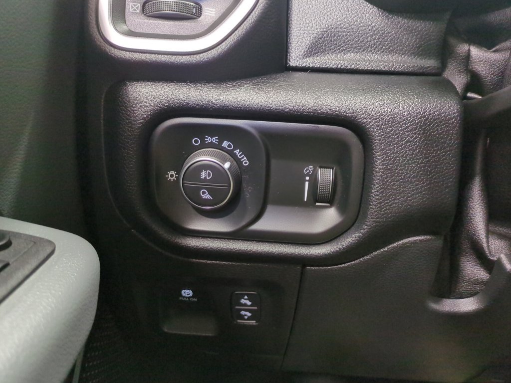 Used 2022 RAM 1500 Big Horn AWD/4WD image 37