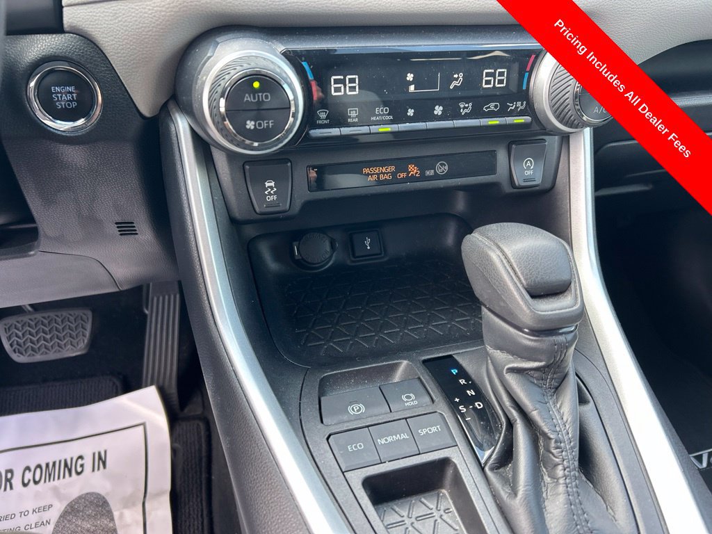 Used 2021 Toyota RAV4 XLE w/ Convenience Package FWD image 12