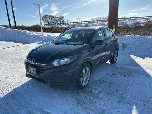 Used 2017 Honda HR-V LX image 11