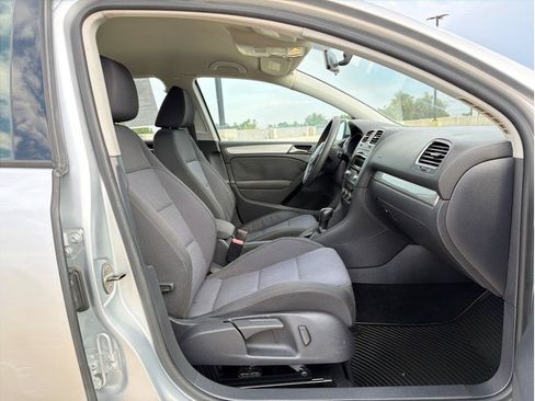Used 2013 Volkswagen Golf 4-Door FWD image 14