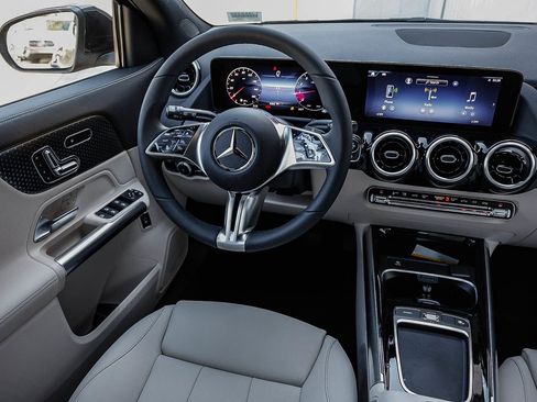 New 2026 Mercedes-Benz GLA 250 4MATIC image 14