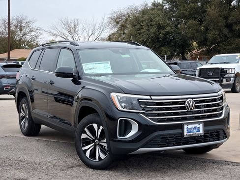 New 2026 Volkswagen Atlas SE image 2